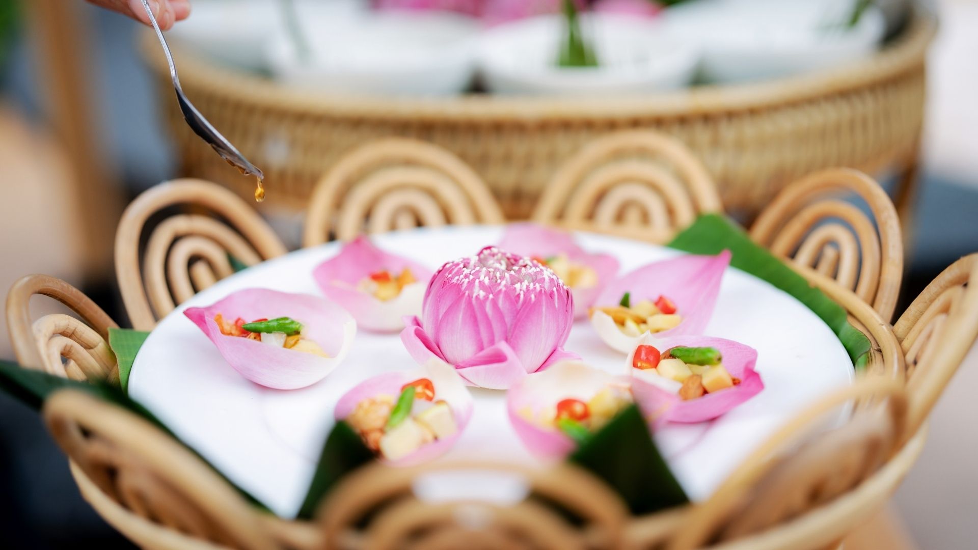Preparing Miang Kham with lotus leaves